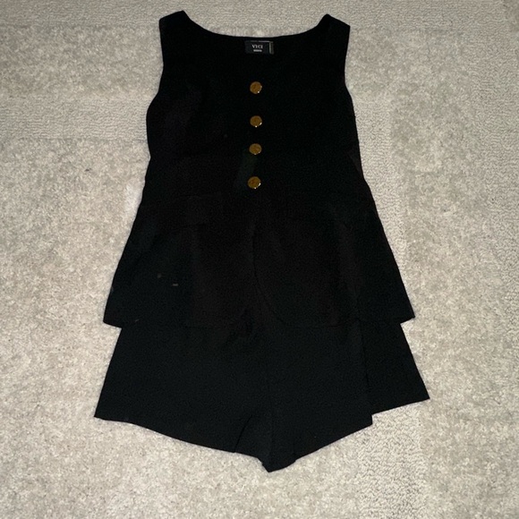 Vici Ninah Button Down Vested Romper - Picture 4 of 6